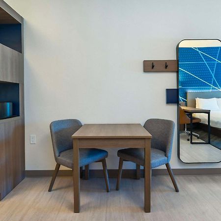 Comfort Suites Kelowna Dış mekan fotoğraf