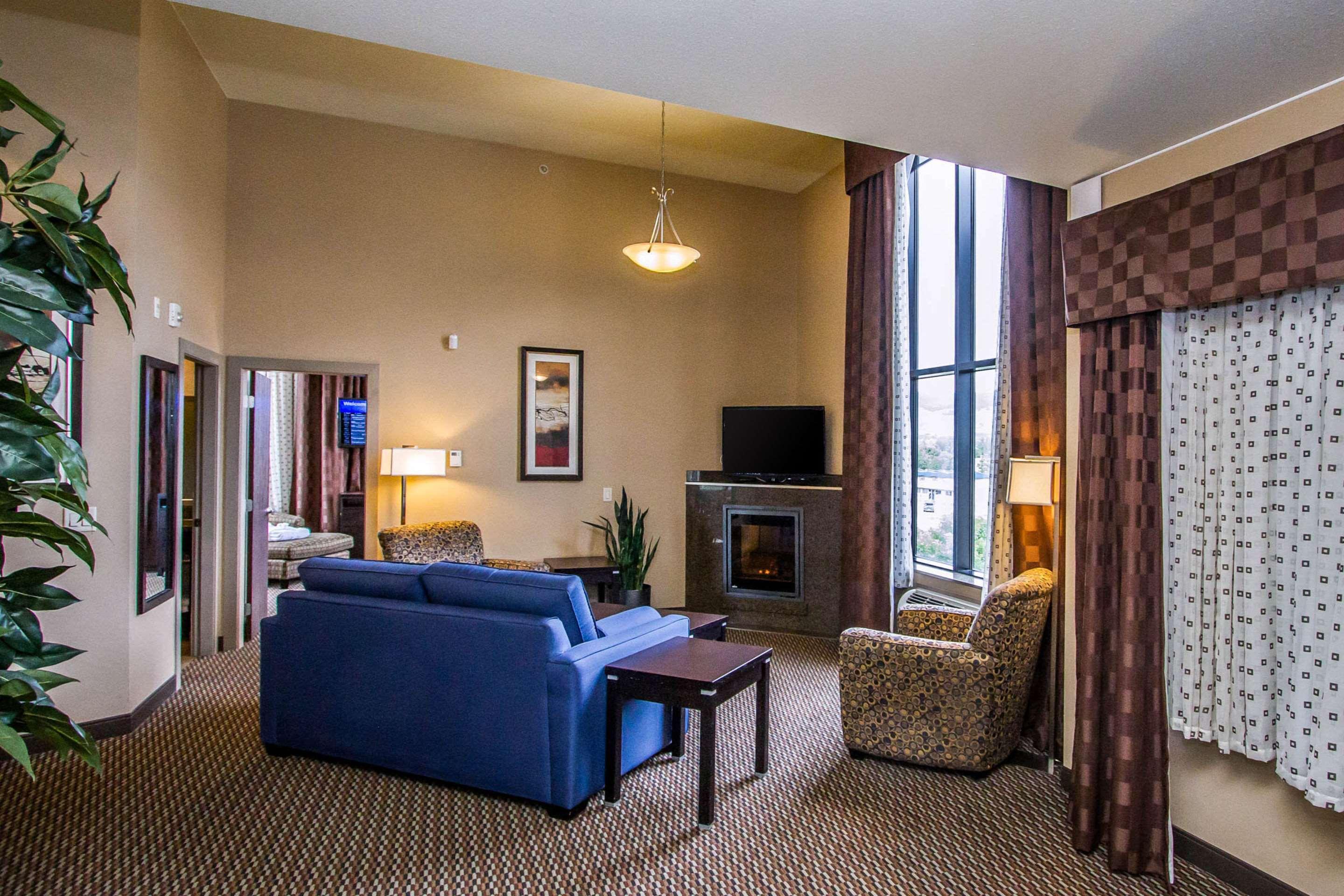 Comfort Suites Kelowna Dış mekan fotoğraf