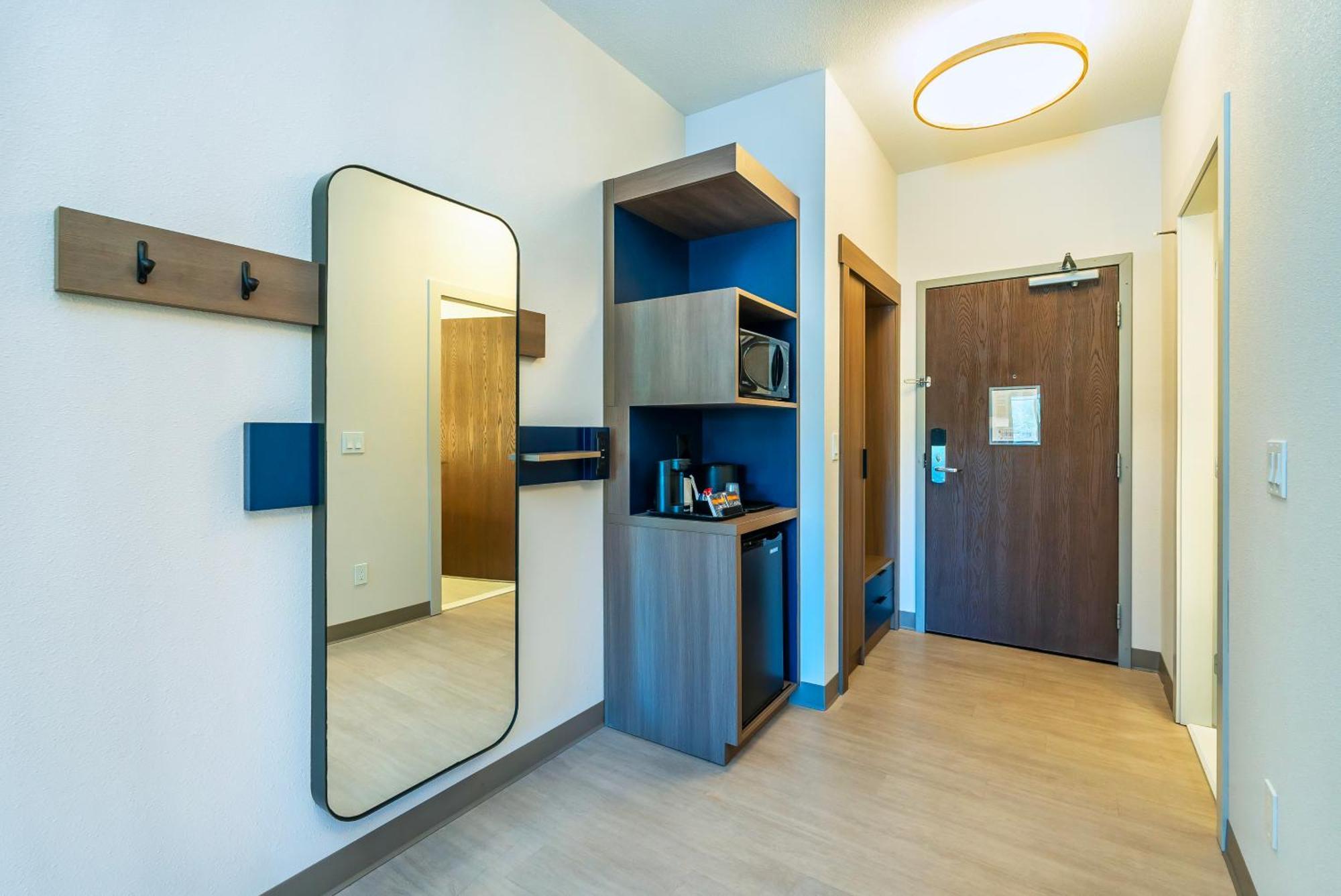 Comfort Suites Kelowna Dış mekan fotoğraf