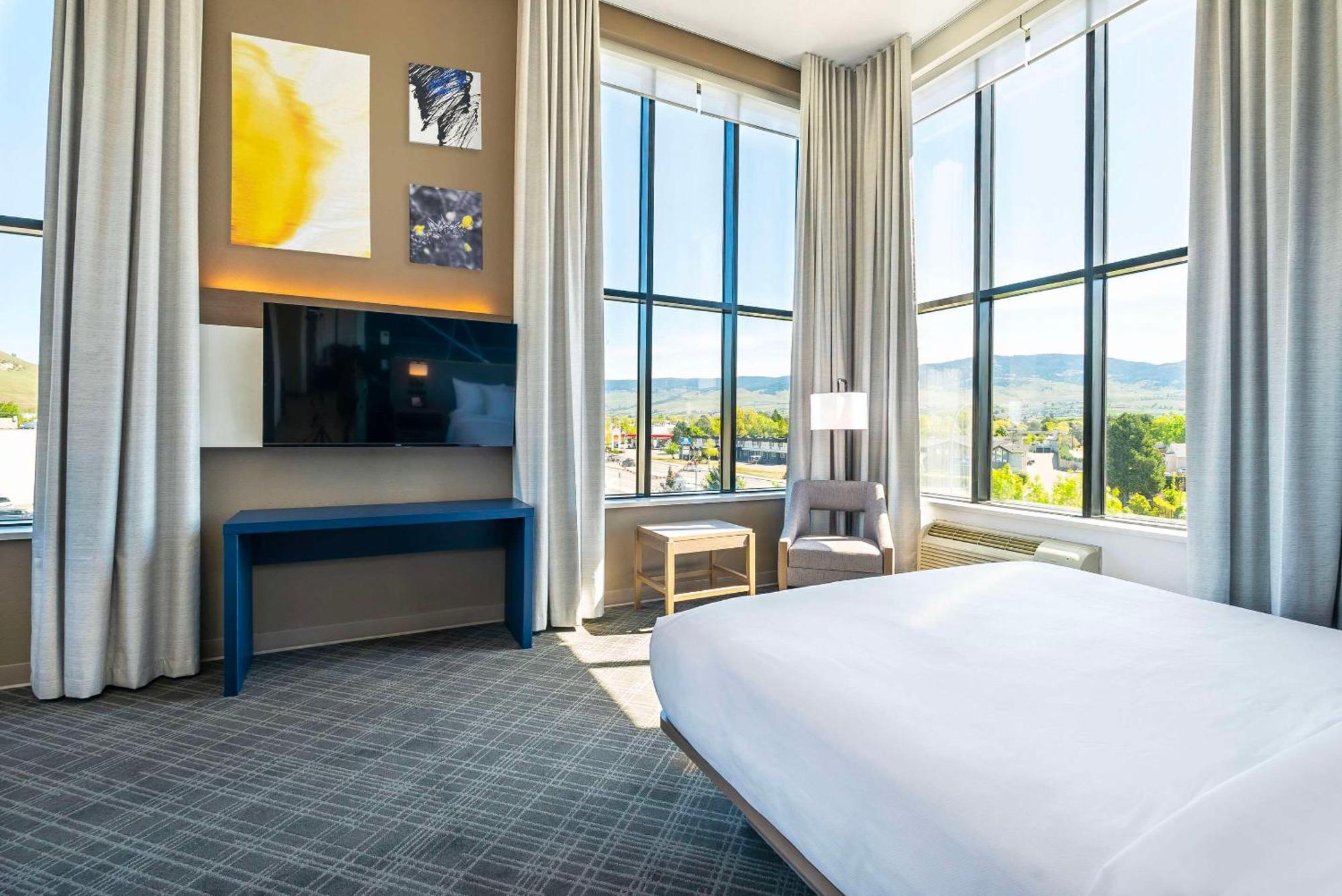 Comfort Suites Kelowna Dış mekan fotoğraf