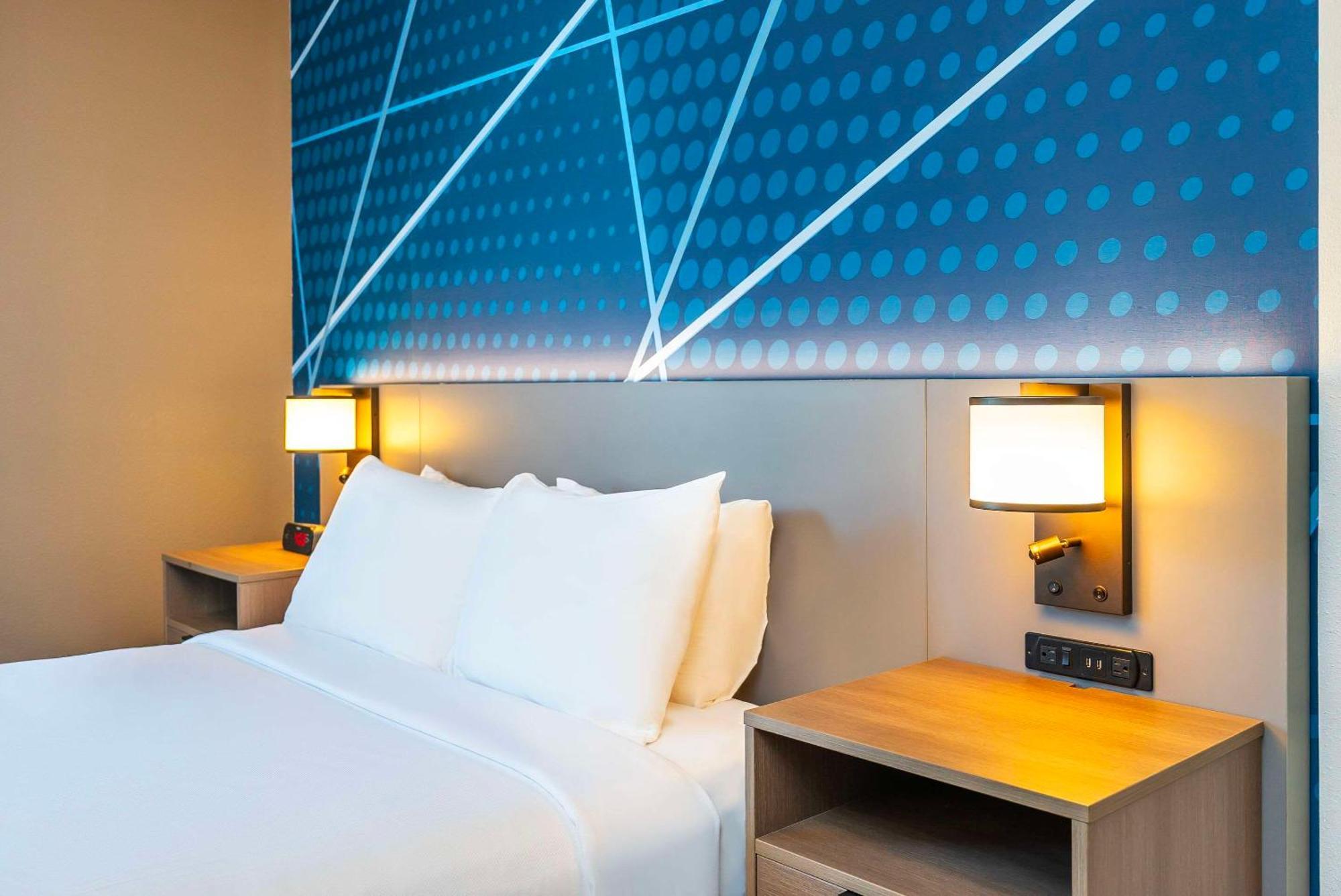 Comfort Suites Kelowna Dış mekan fotoğraf