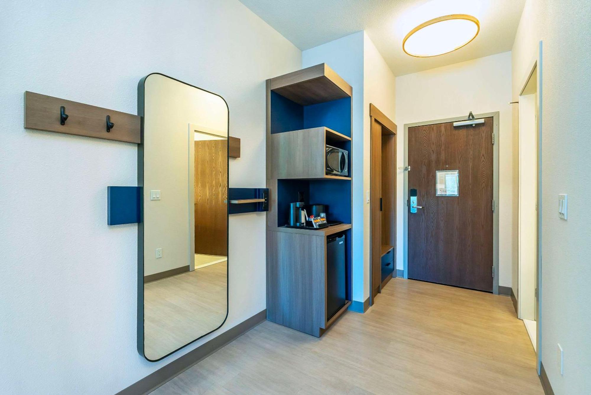 Comfort Suites Kelowna Dış mekan fotoğraf