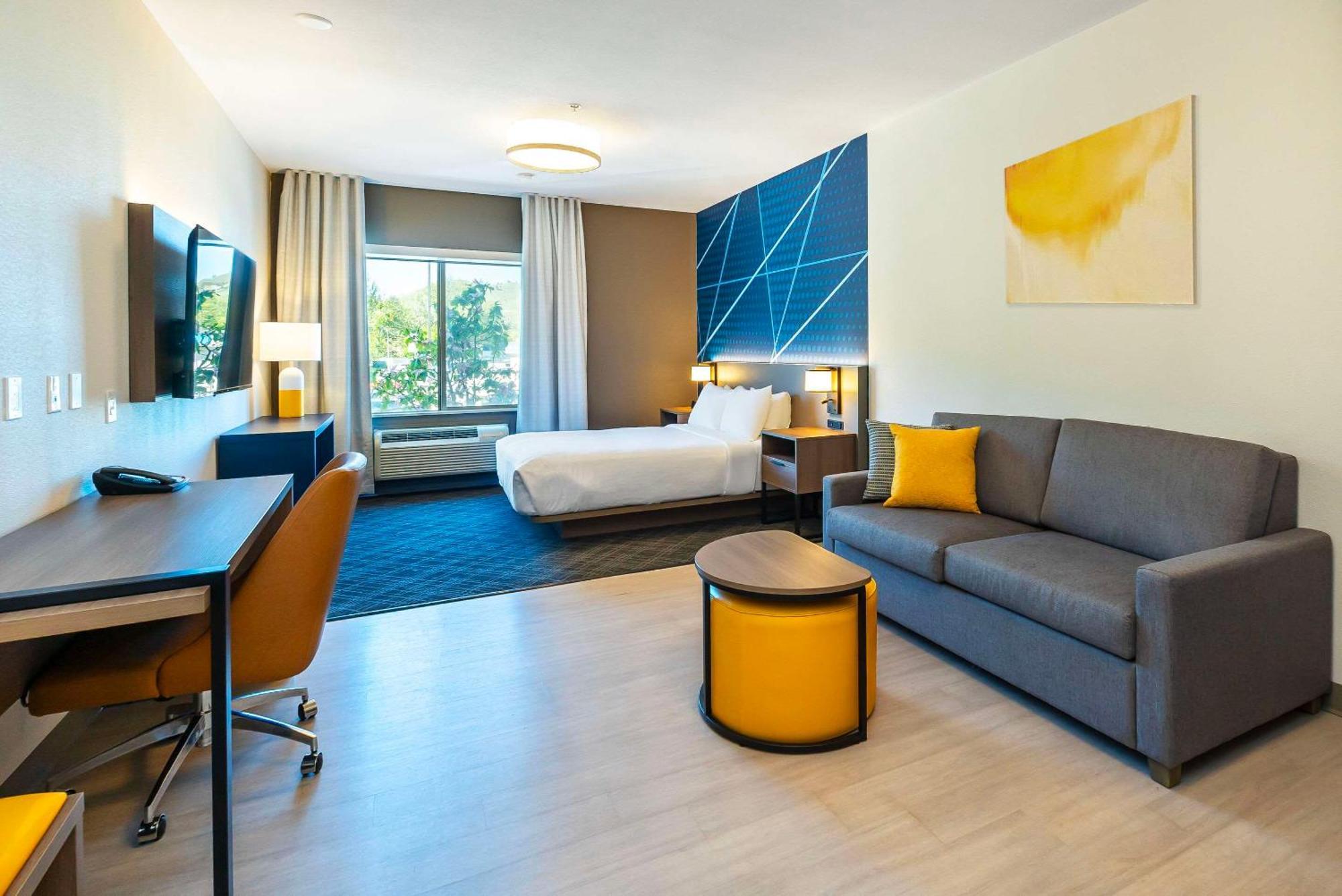 Comfort Suites Kelowna Dış mekan fotoğraf