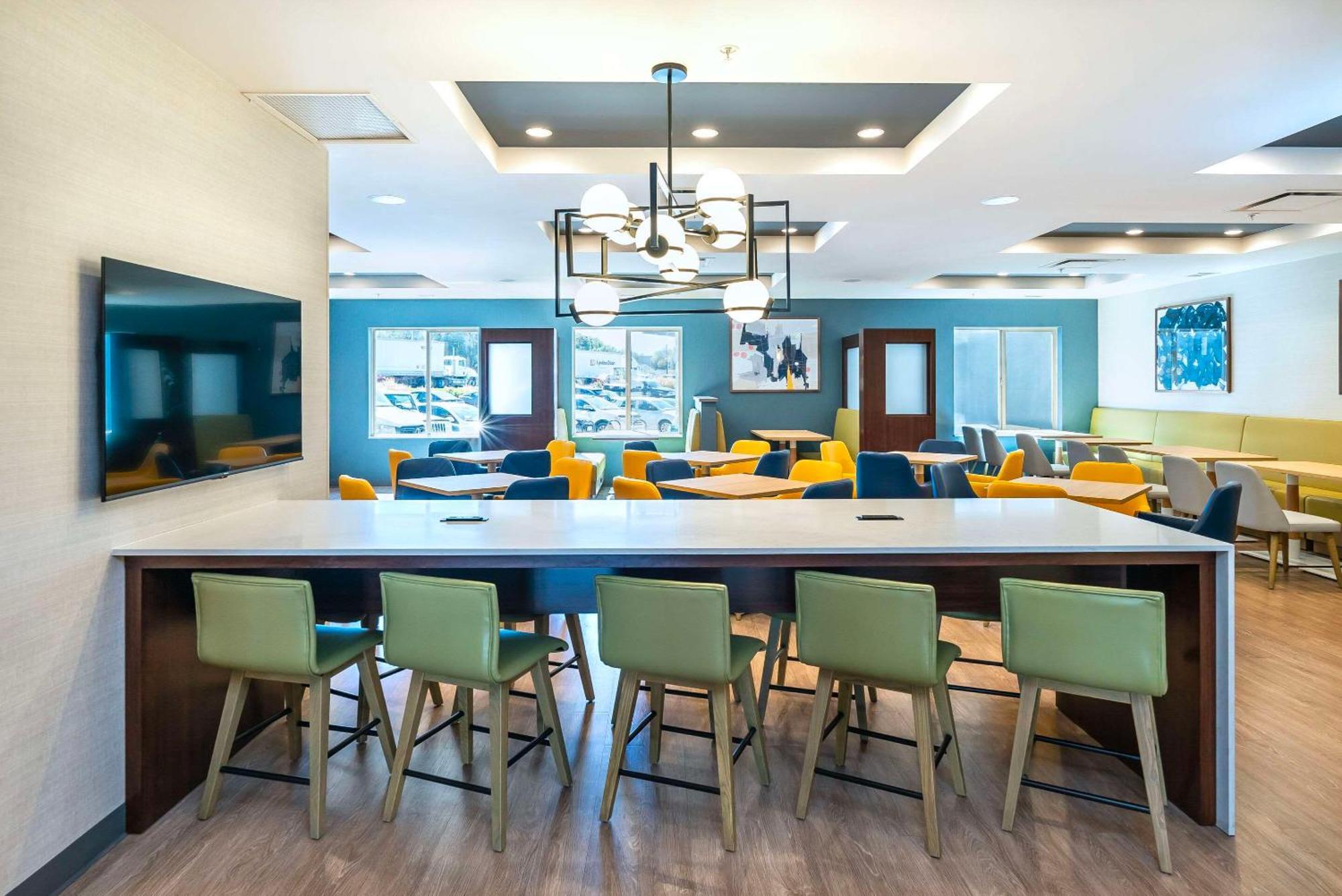Comfort Suites Kelowna Dış mekan fotoğraf