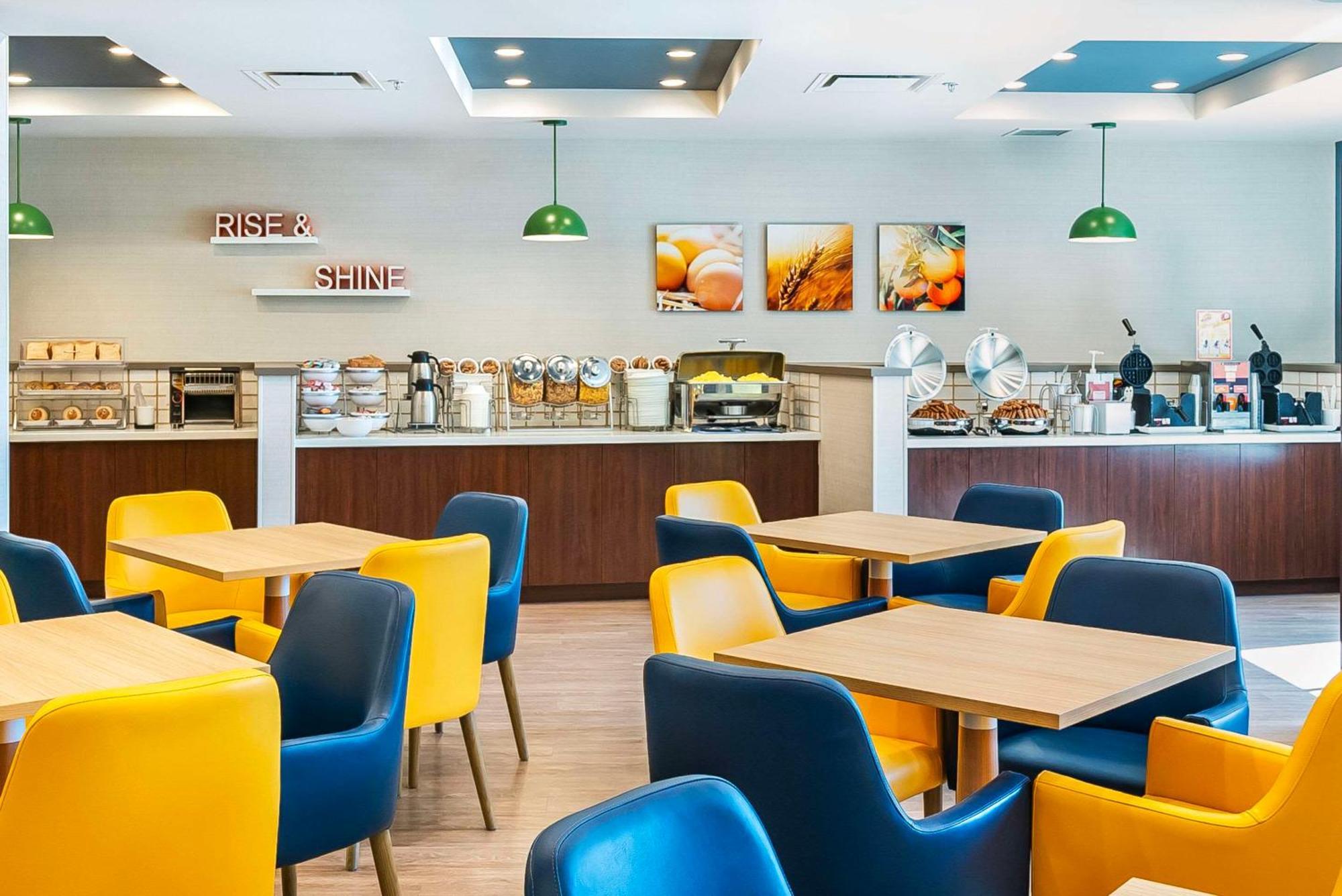 Comfort Suites Kelowna Dış mekan fotoğraf