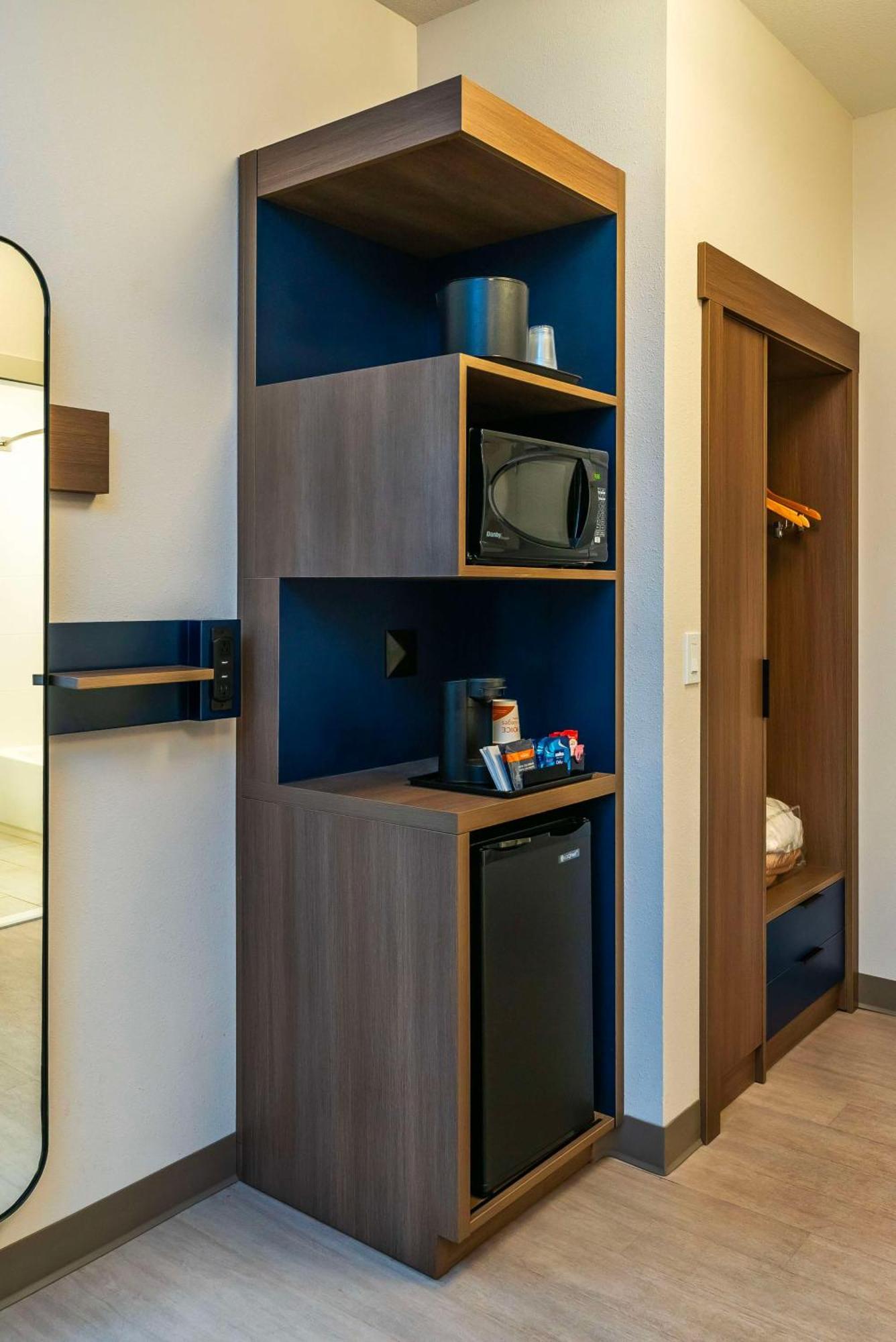 Comfort Suites Kelowna Dış mekan fotoğraf