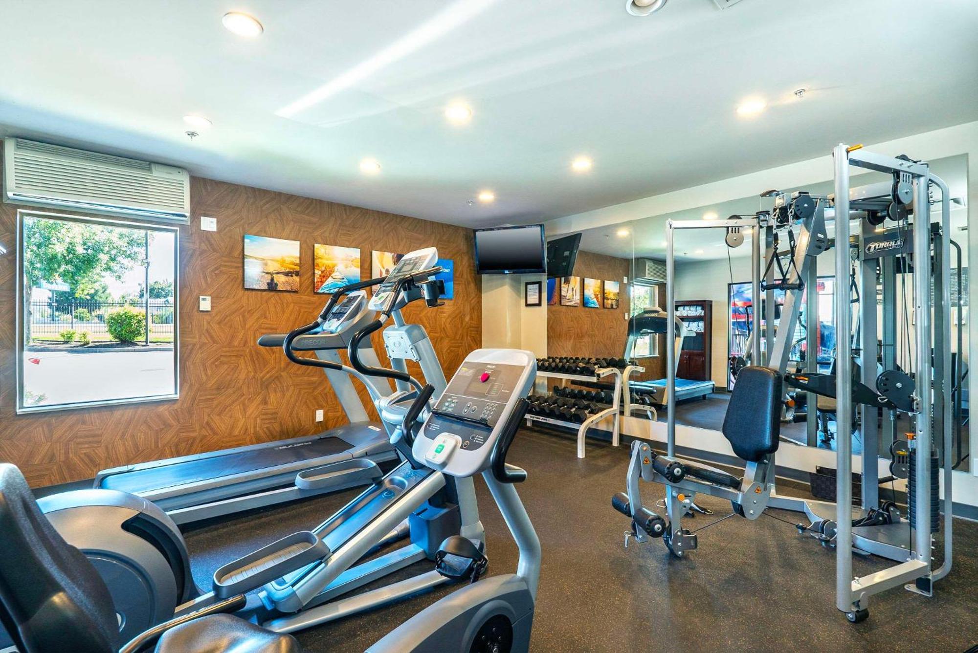 Comfort Suites Kelowna Dış mekan fotoğraf