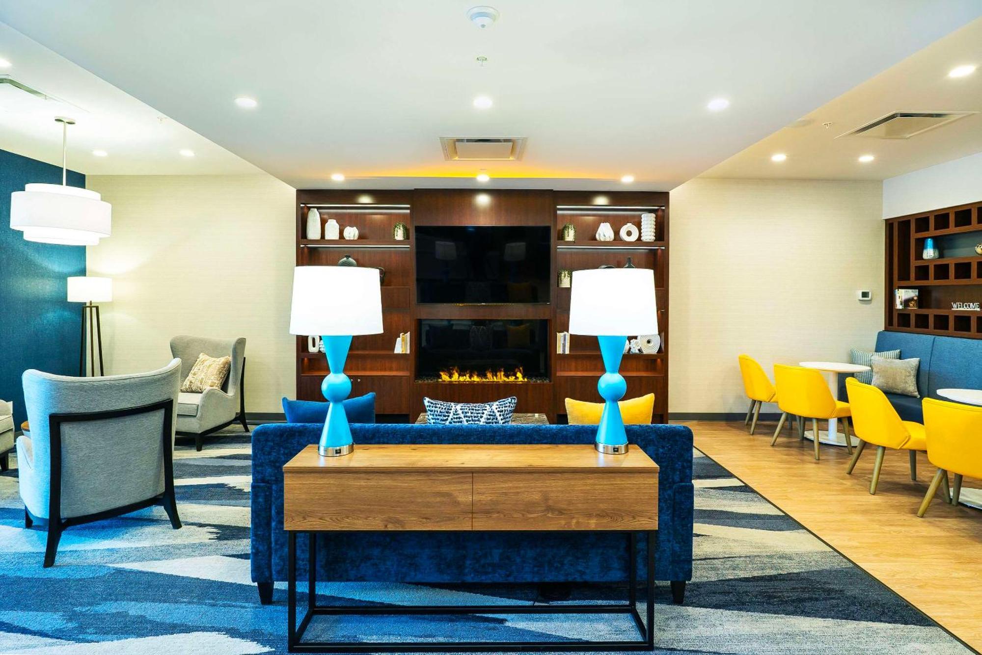 Comfort Suites Kelowna Dış mekan fotoğraf