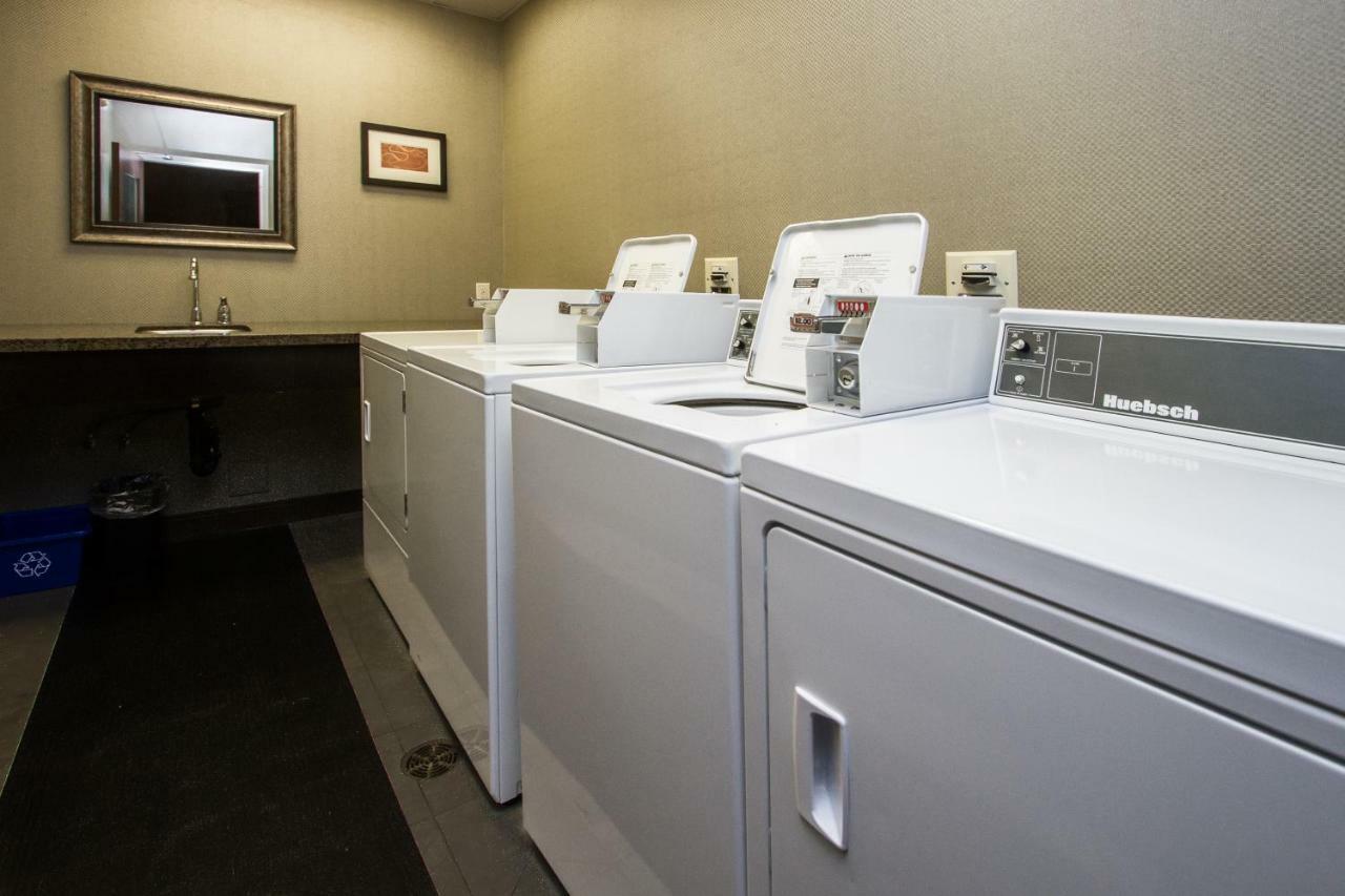 Comfort Suites Kelowna Dış mekan fotoğraf